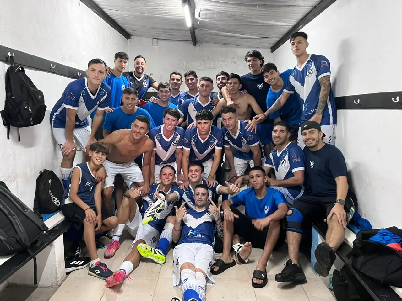 La V Azulada venció a Sportivo María Teresa desde los 12 pasos y se metió en octavos de final. Foto: Fabián Gallego