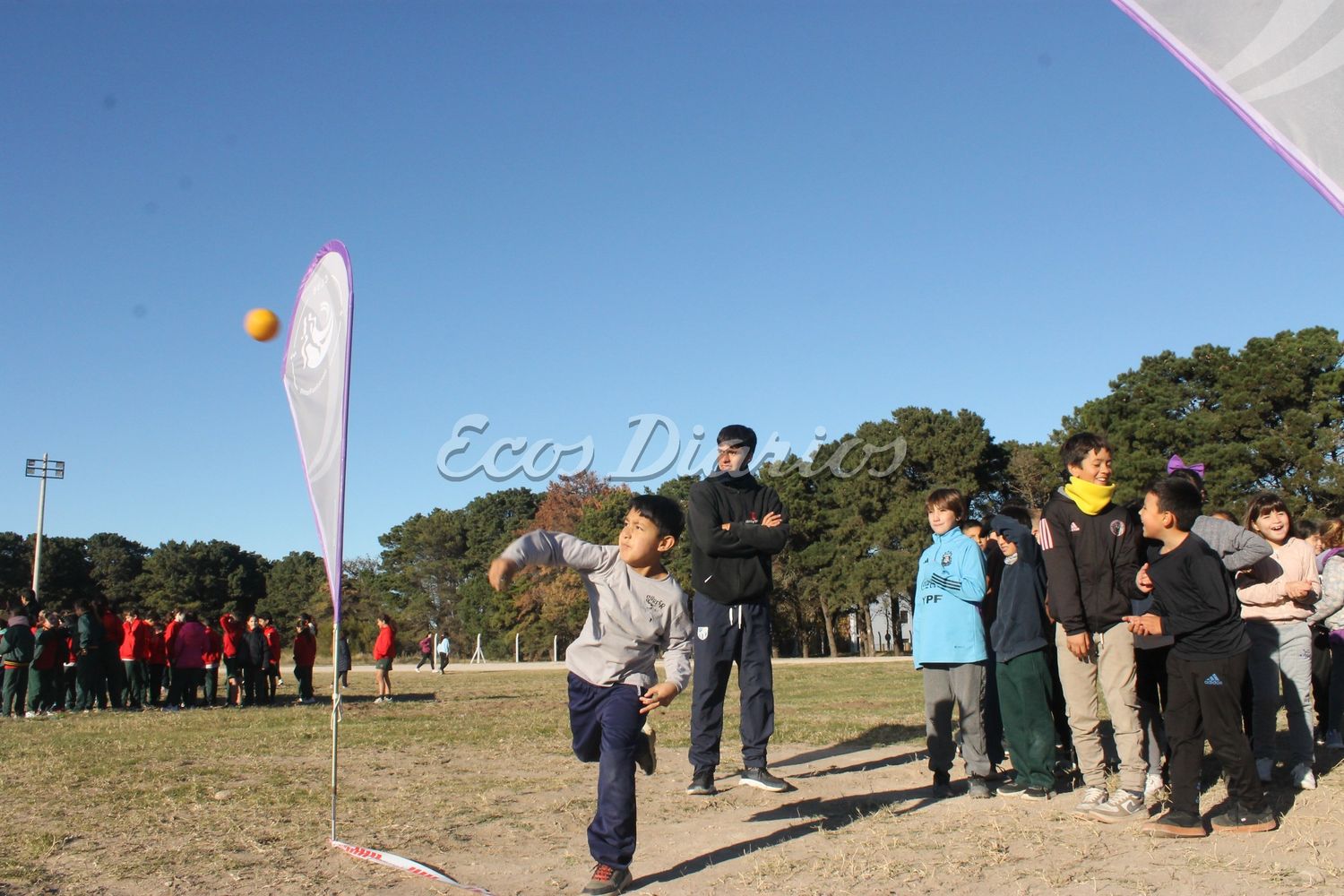 Lanzamiento. Durante las actividades del encuentro en la Pista