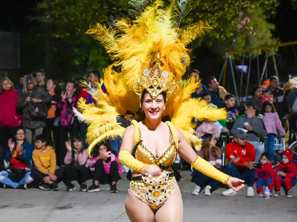 Cierre multitudinario de carnavales en San Justo 