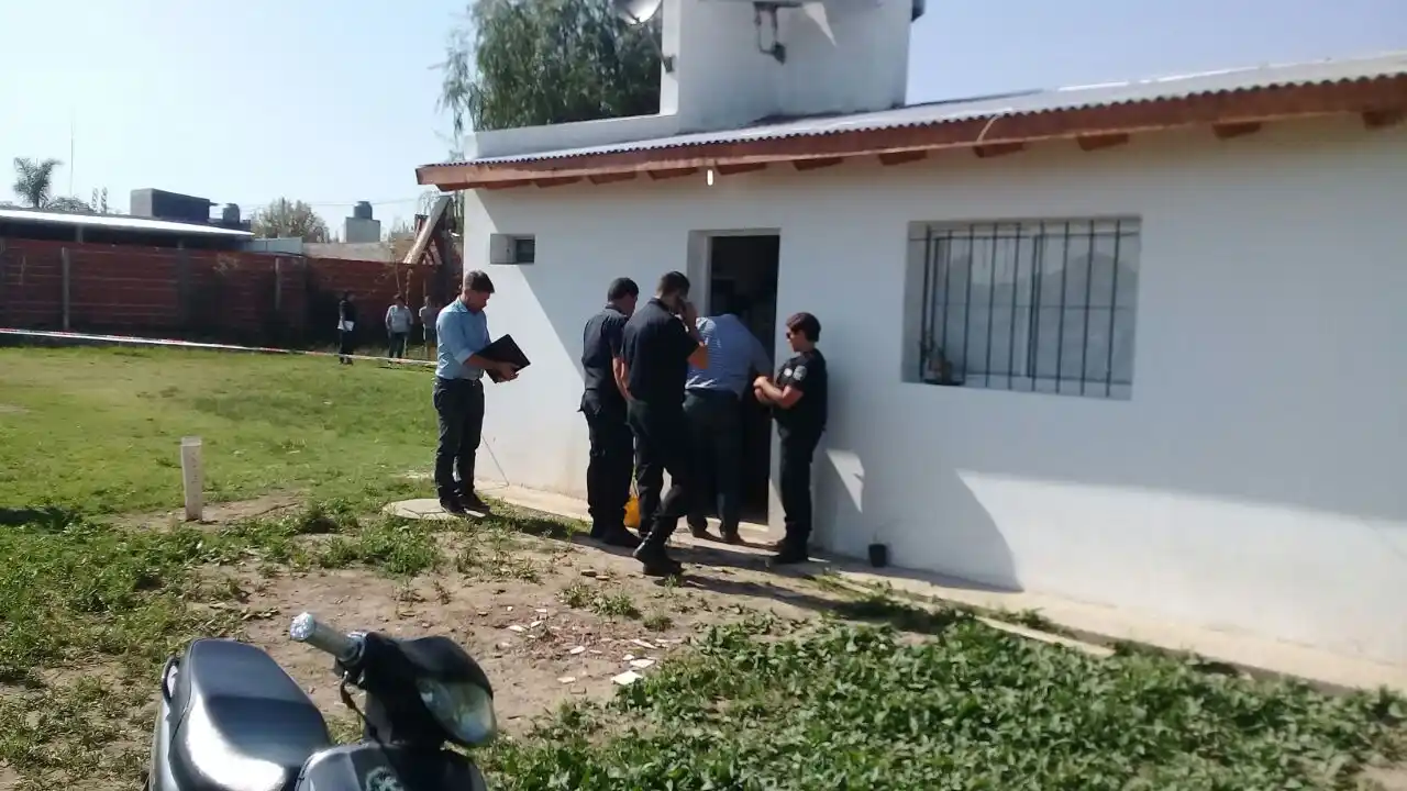 Horror en San Pedro: Mató a su expareja y baleó a su hijo que llegaba de la escuela