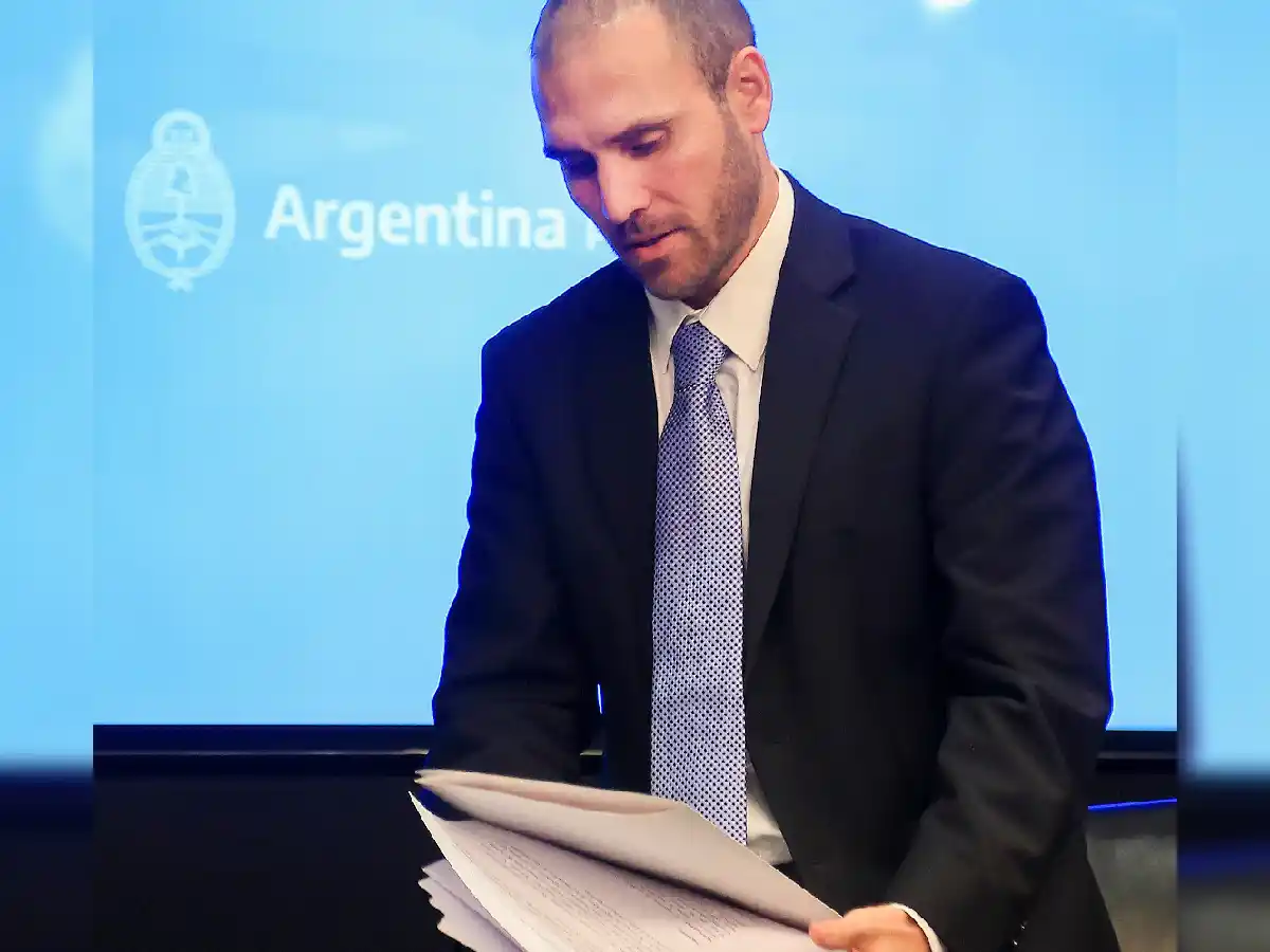 Guzmán viaja a Nueva York para hablar de la deuda