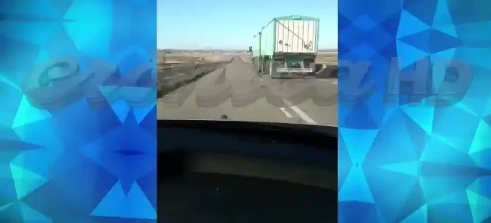 Así persiguen los piqueteros a los camioneros que no quieren protestar