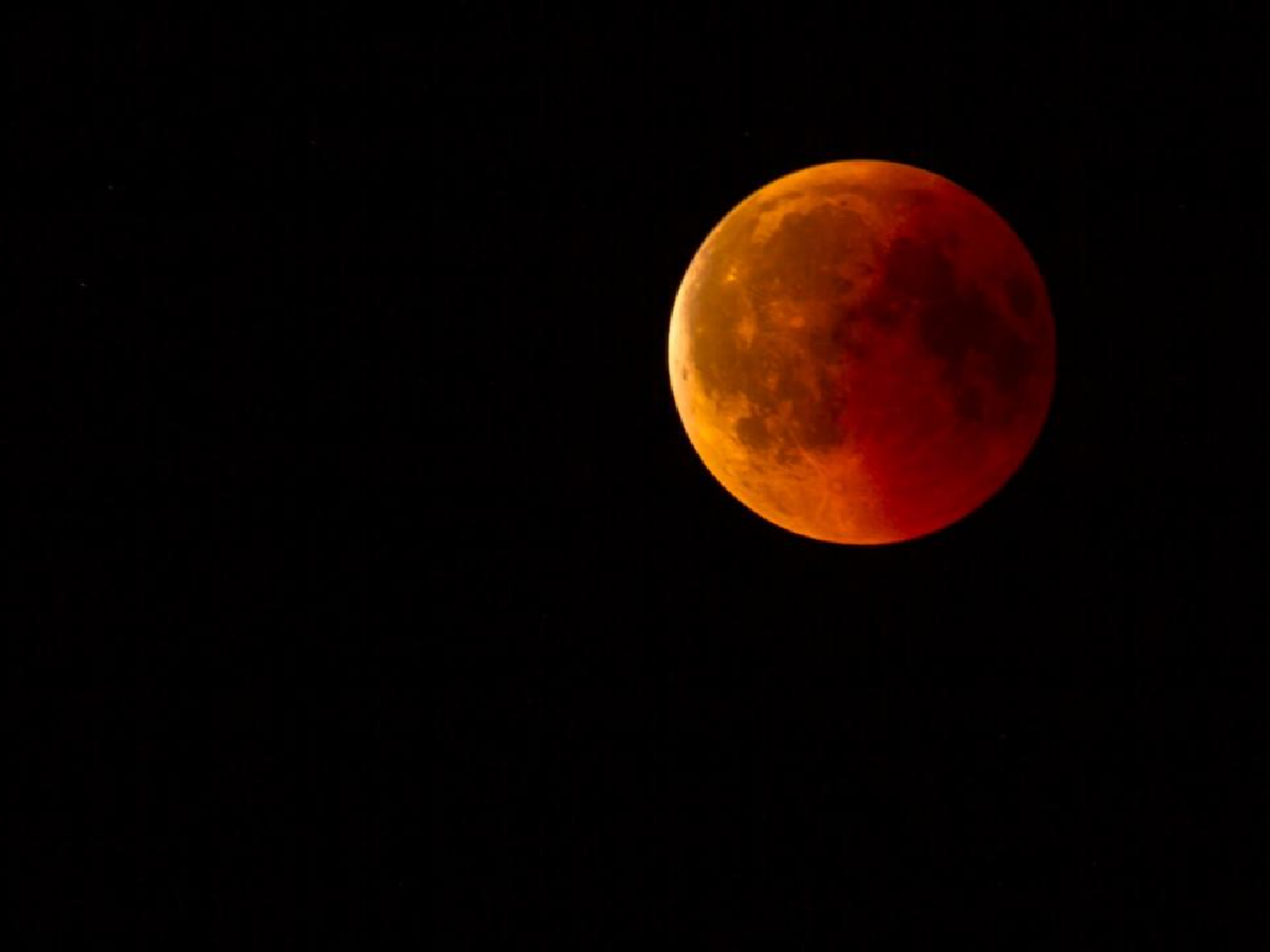 Cuenta regresiva para la "superluna de sangre"