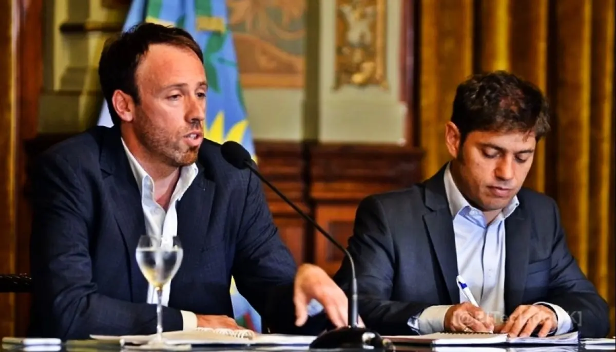 Axel Kicillof junto al ministro de Economía bonaerense preparan la presentación del Presupuesto 2026.