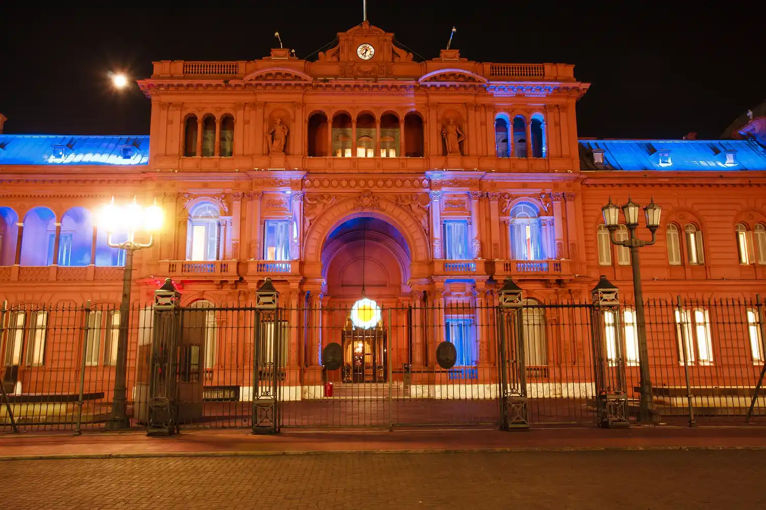 Reunión de urgencia en Casa Rosada tras el récord de muertes y nuevos casos