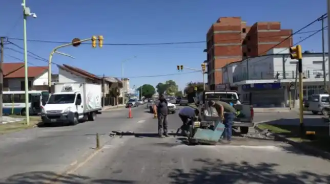 Ola de calor: En Bahía Blanca se levantó el asfalto y cortaron el tránsito