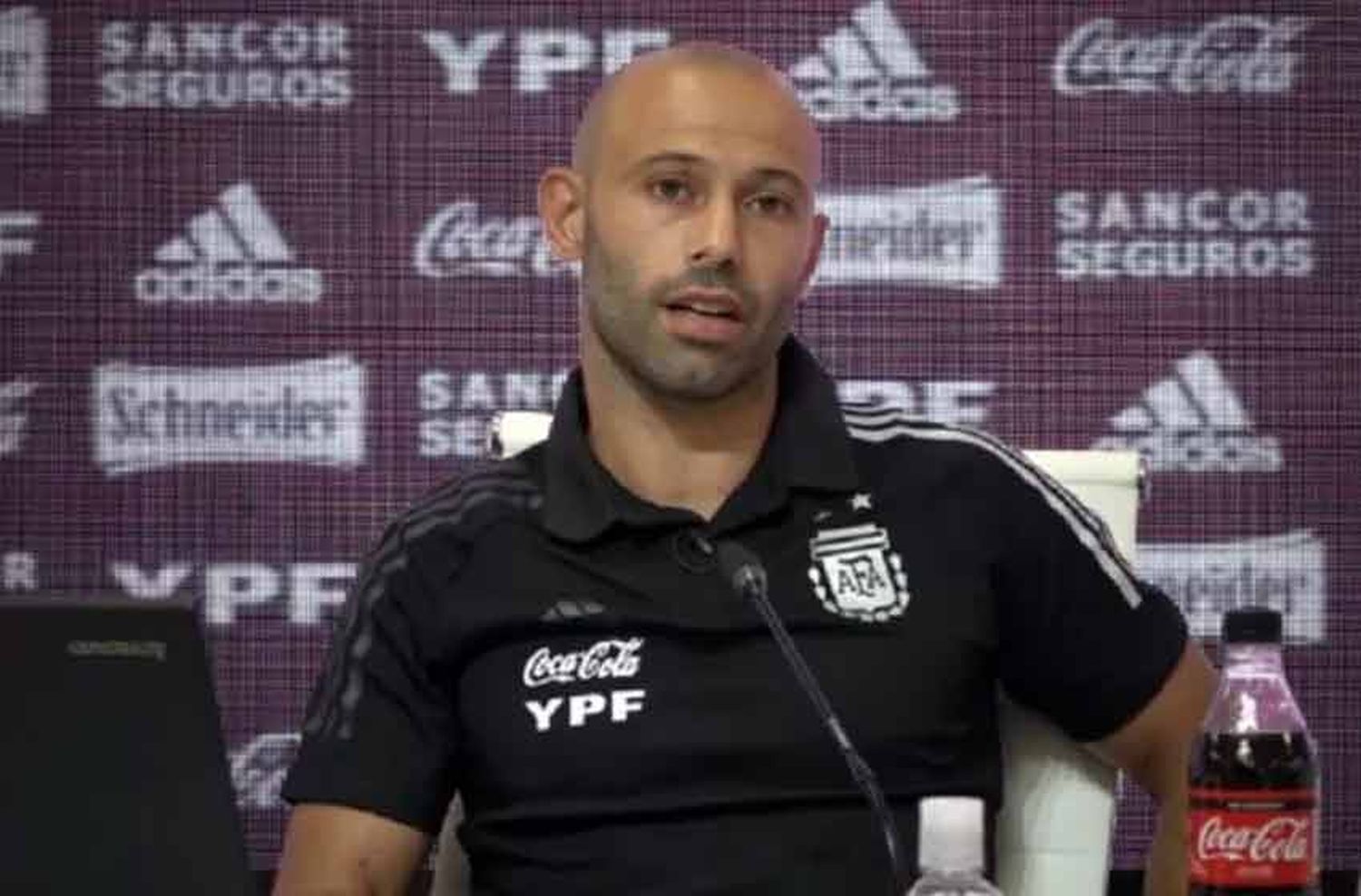 Batista dejó de ser el técnico de la Sub-20 y Mascherano suena para reemplazarlo