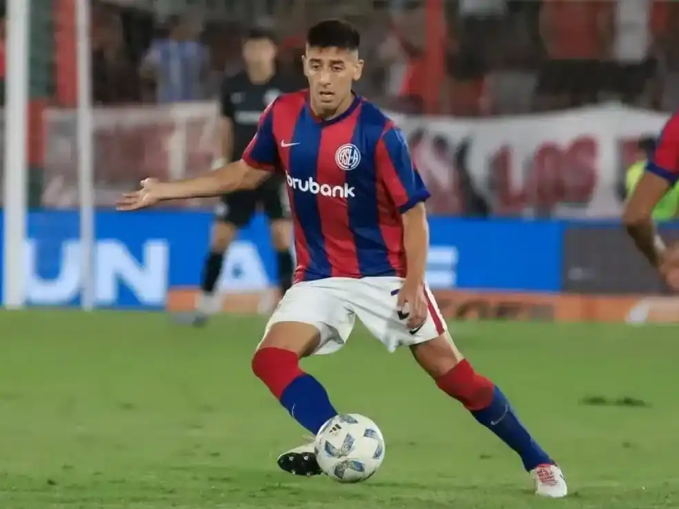 Boca insiste por Gastón Hernández y espera por Marcos Rojo