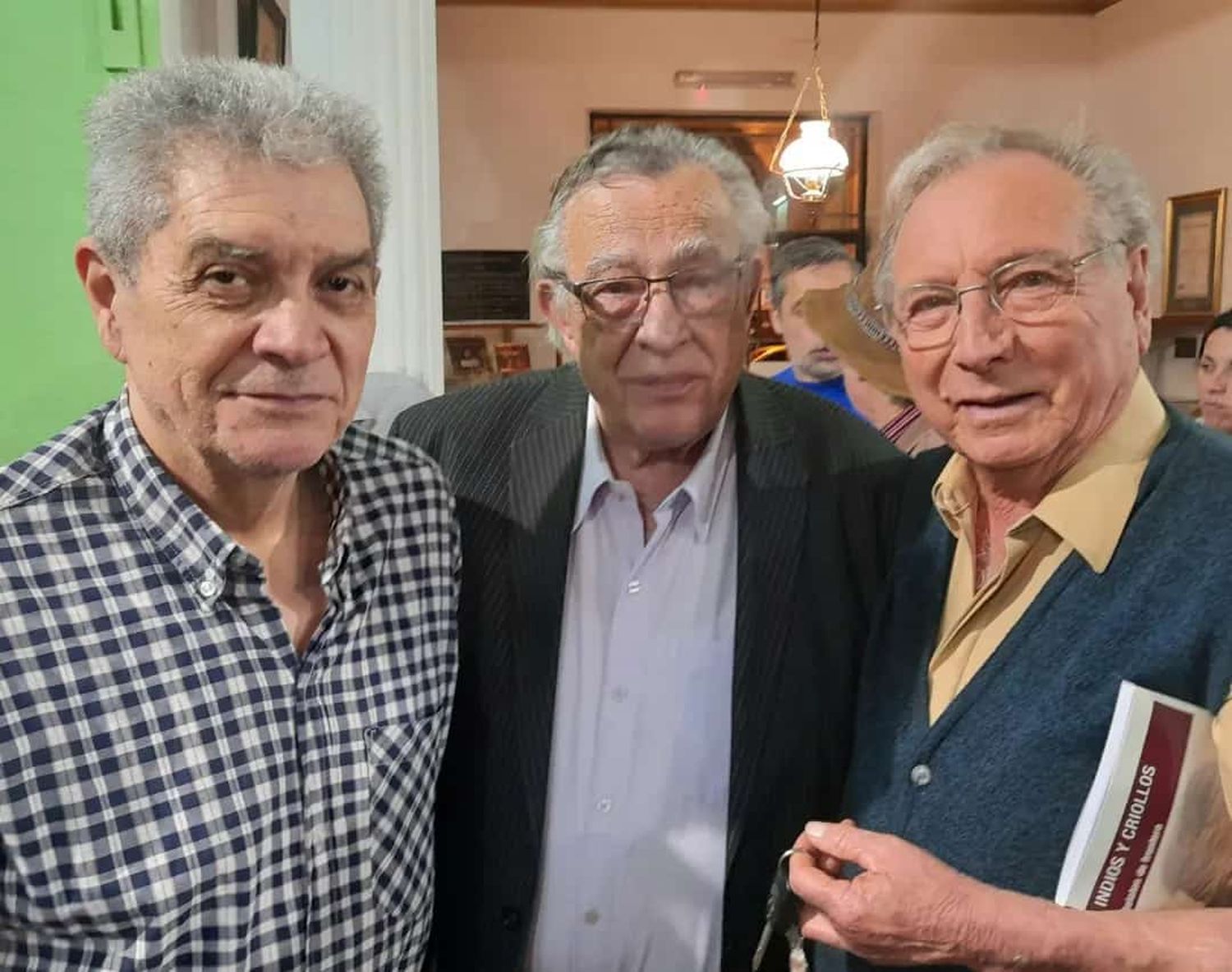 "Los Roberto": Capdevila, Landaburu y Ledesma, juntos en la presentación del libro.