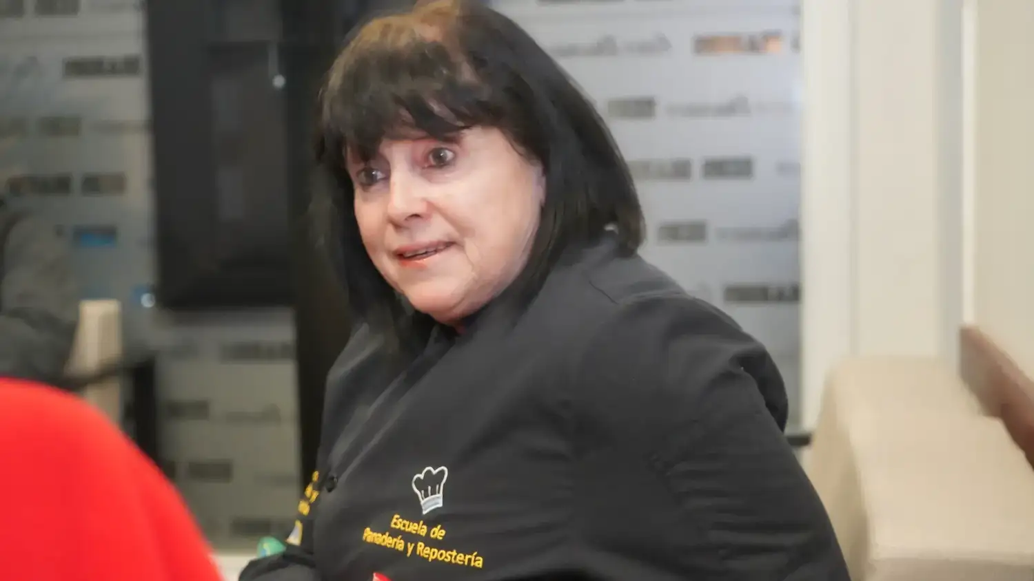 “Soy feliz”. Aseguró Susana, al transmitir sus conocimientos en la repostería
