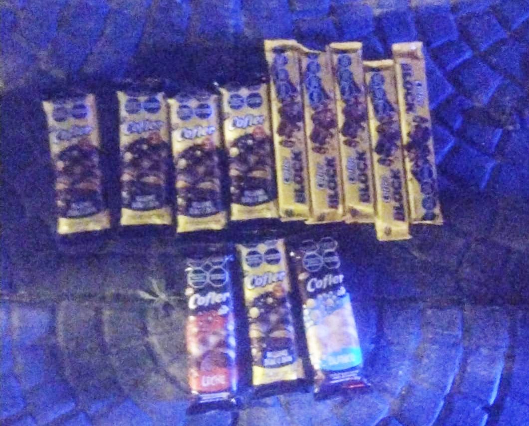 Un hombre detenido en flagrancia con golosinas robadas en un comercio