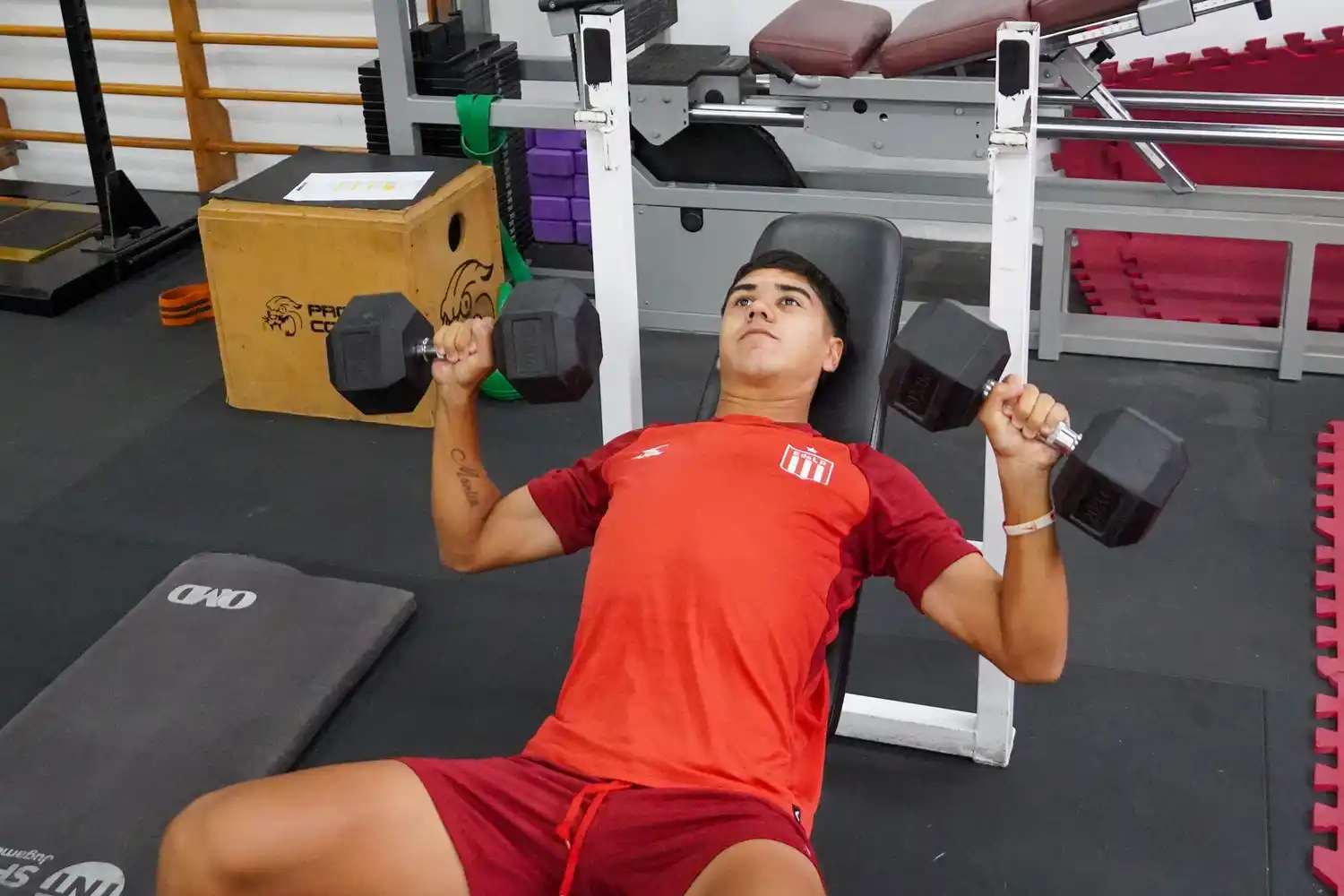 Estudiantes se medirá ante Banfield sin Joaquín Tobio Burgos, quien continúa recuperándose de una pubalgia