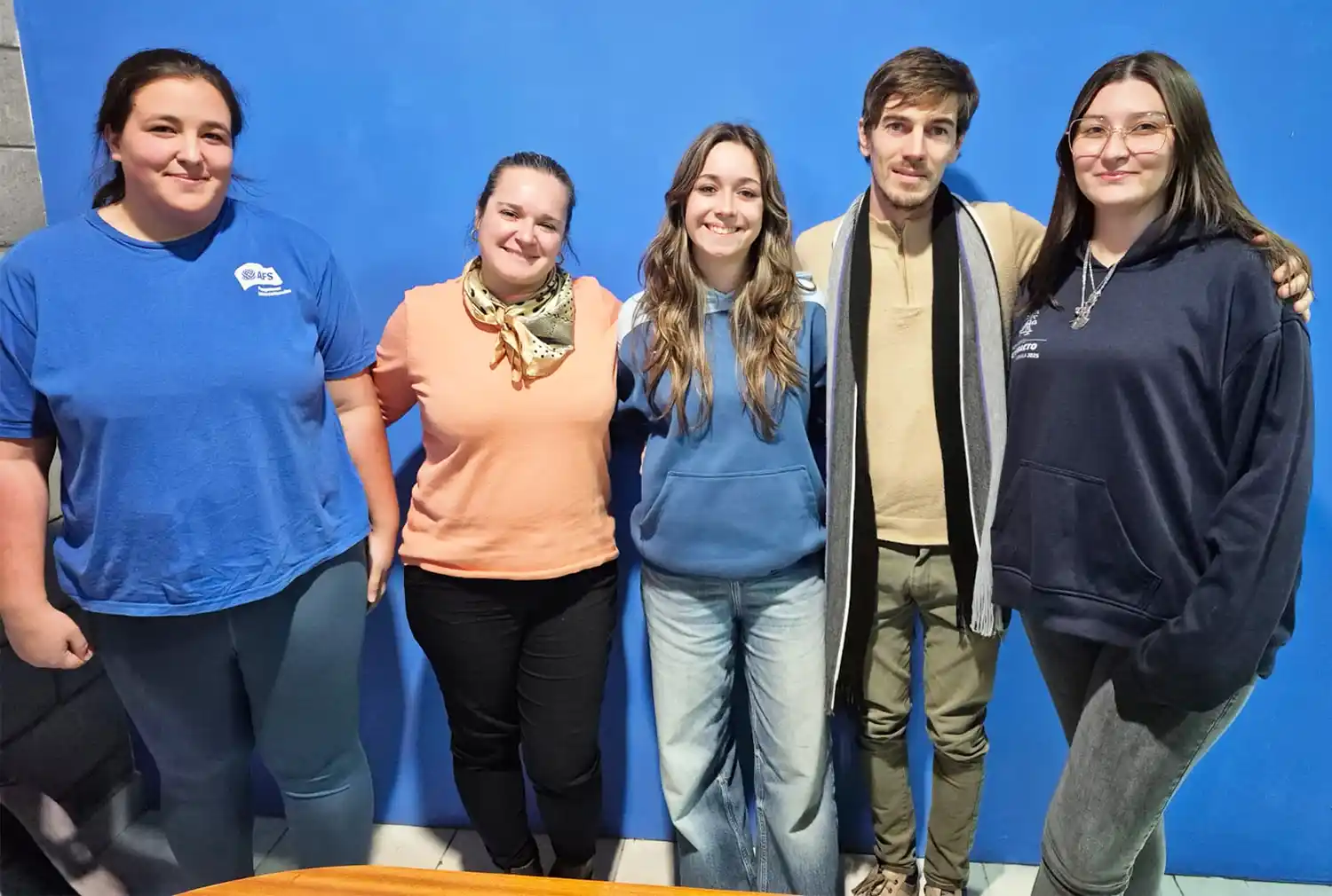 Valentina Merlo, Eliana Wendler, Valentine Vimont, Gastón Dettler y Victoria Cepeda