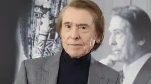 ¡A URGENCIAS! Raphael sufre accidente cerebrovascular en plena grabación de ‘La Revuelta’