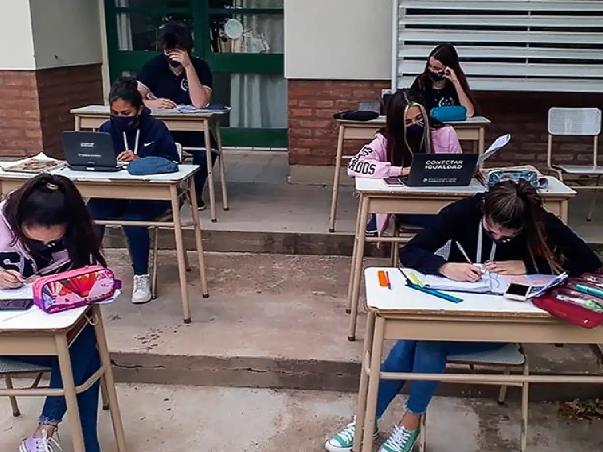 Invertirán 5 mil millones de pesos para buscar alumnos que abandonaron la escuela en pandemia