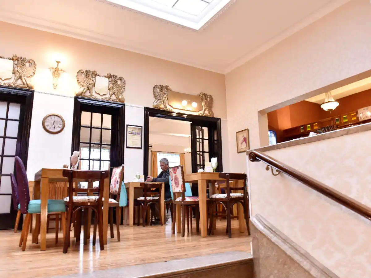 El edificio del Jockey Club  San Francisco  quiere volver a brillar 