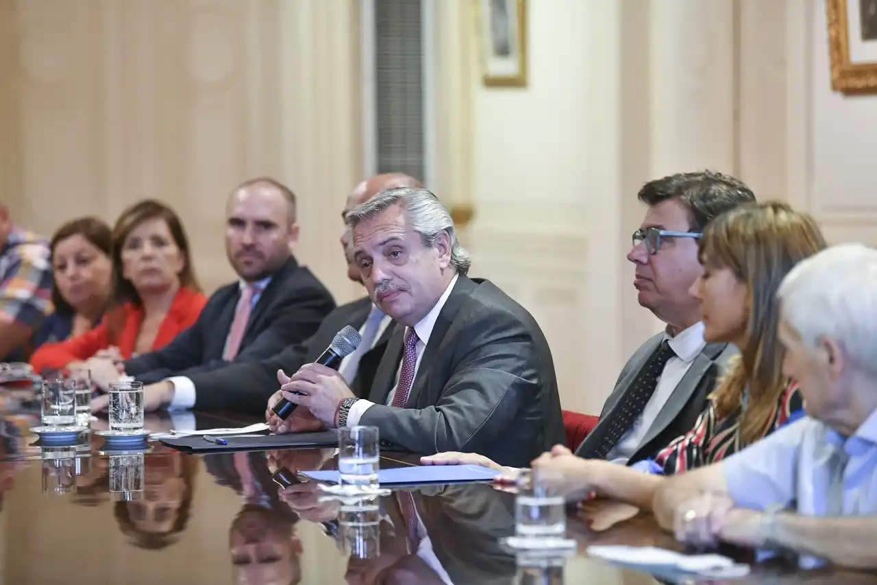 Con el aumento anunciado, el Salario Mínimo, Vital y Móvil alcanzará los 47.850 pesos a fin de año