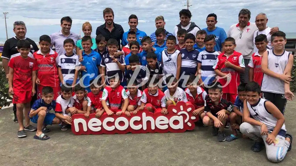 Niños de Tucumán llegaron a Necochea y conocieron el mar