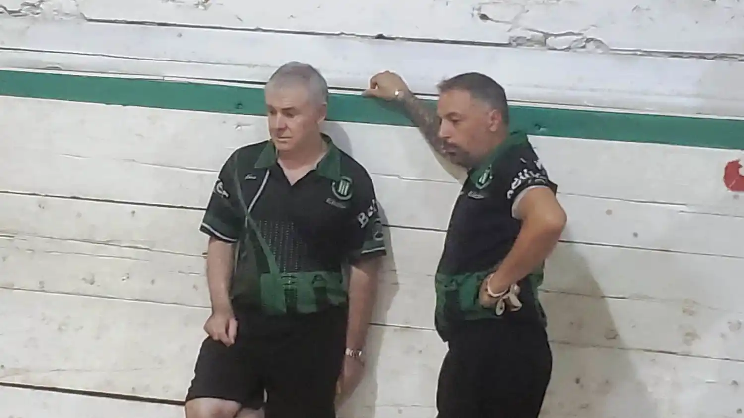 Varena y Bellver, de Excursionistas, se subieron a la punta al vencer a Defensa como visitante.