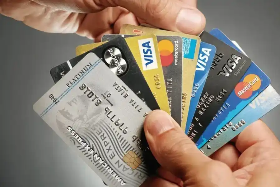 Suben los límites para comprar con tarjetas de crédito: cuánto más se podrá consumir