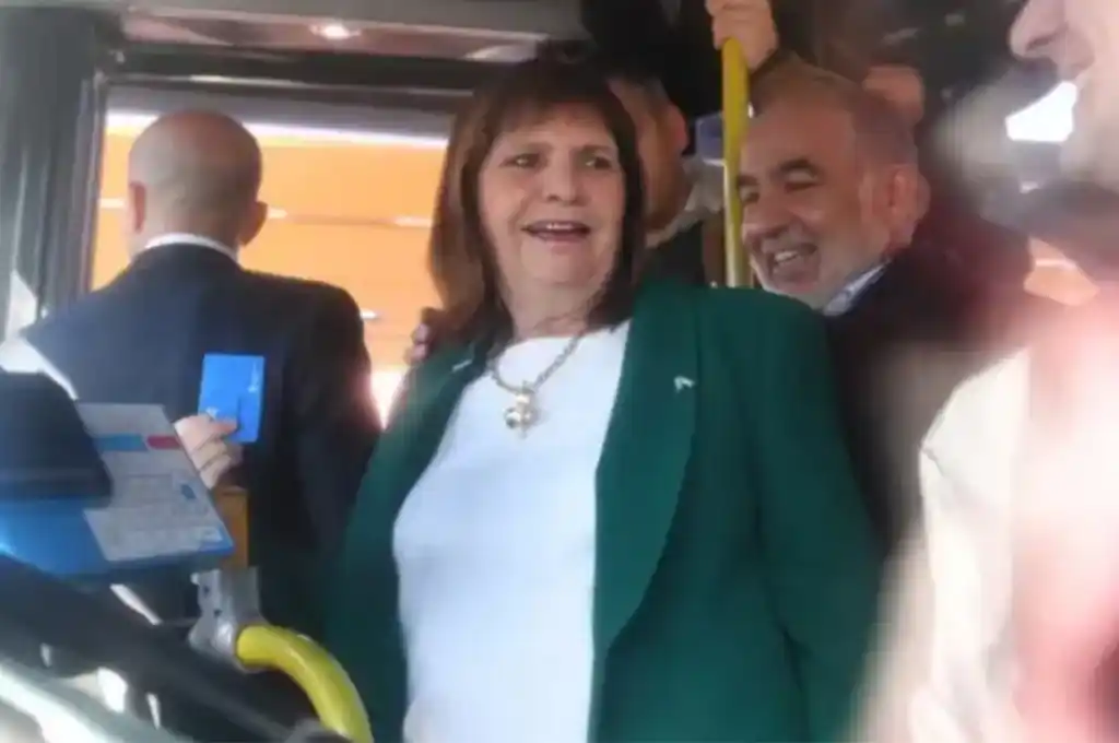 Bullrich calificó al paro como un acto de "debilidad" .