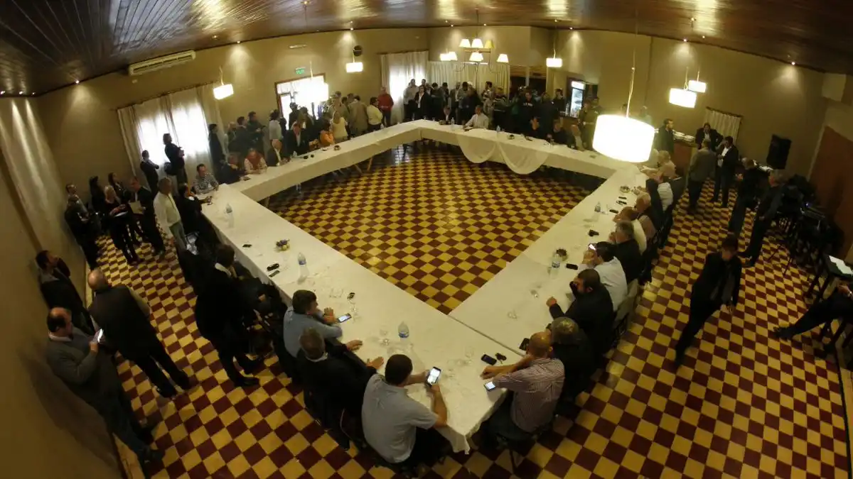 Con un llamado a la unidad, intendentes del FPV-PJ se reunieron en Lobos