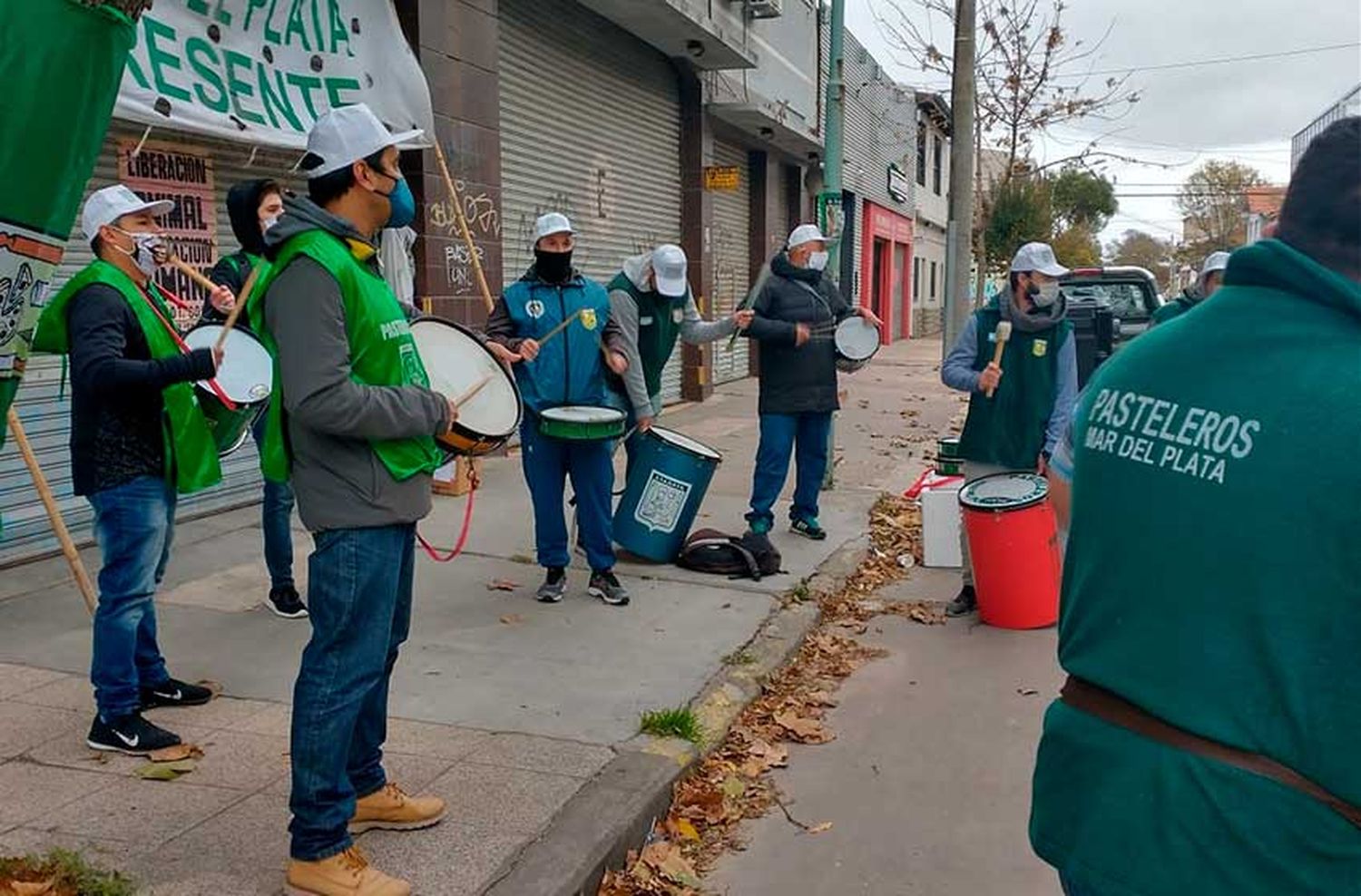 Denuncian que impiden a empleados de Postres Balcarce ingresar a sus lugares de trabajo