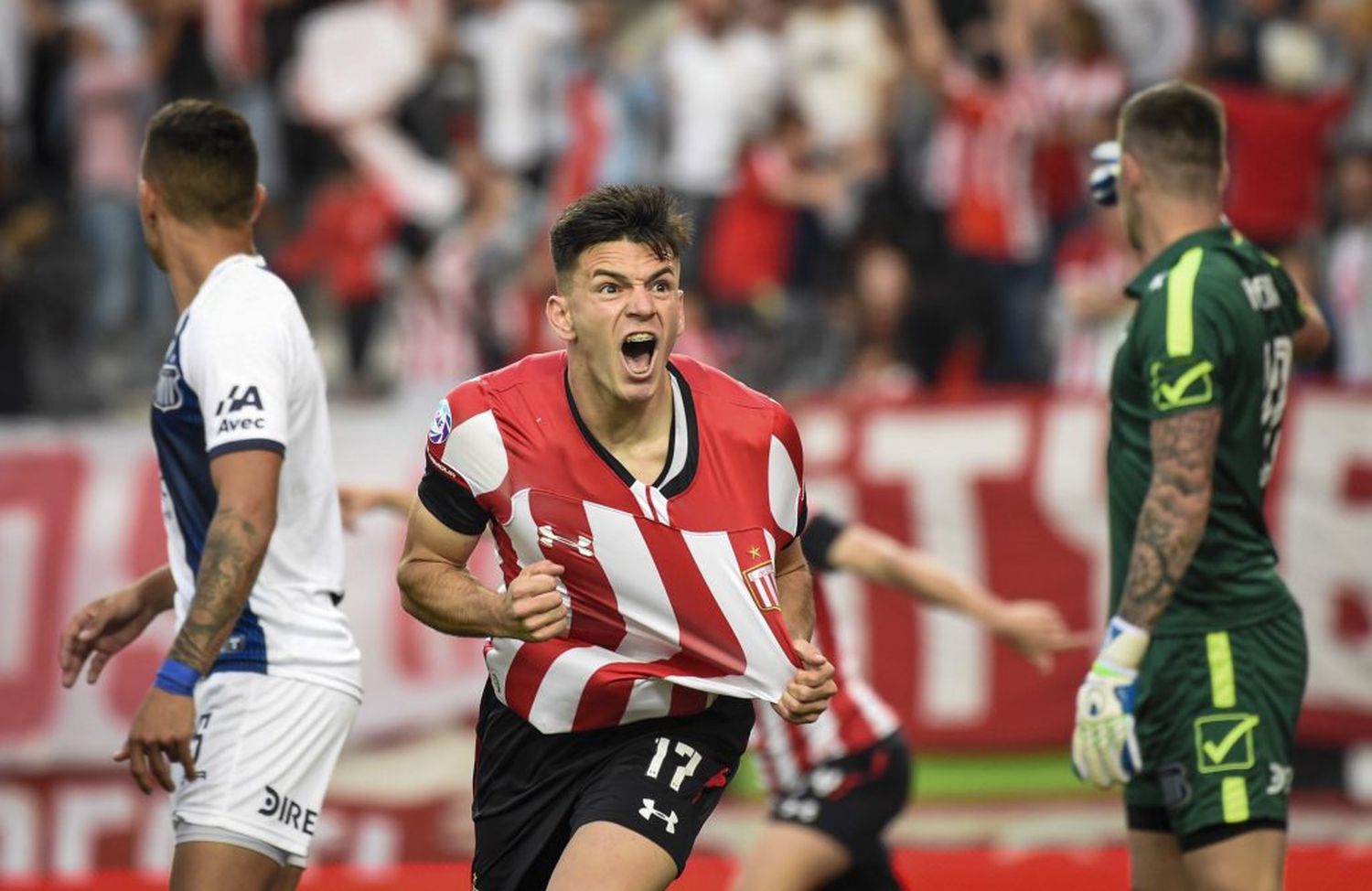 Estudiantes venció a Talleres y completó una noche ideal