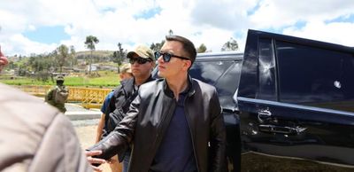 Video: el auto presidencial de Daniel Noboa fue atacado a piedrazos en medio de protestas en Ecuador