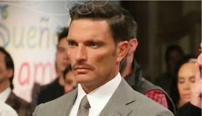 Julián Gil rompe el silencio sobre la enfermedad que le diagnosticaron