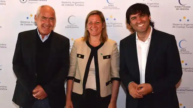 Se firmó un convenio para que jubilados accedan a paquetes turísticos por Argentina