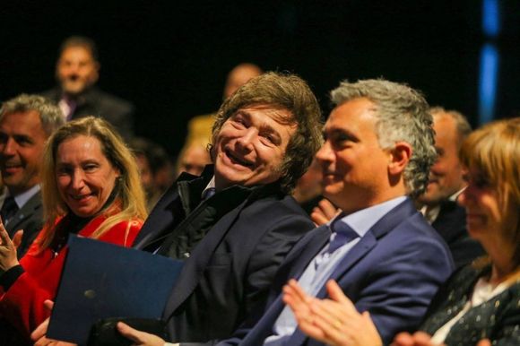 Pareja, de La Libertad Avanza, aseguró que le pidieron los antecedentes penales a todos sus candidatos bonaerenses