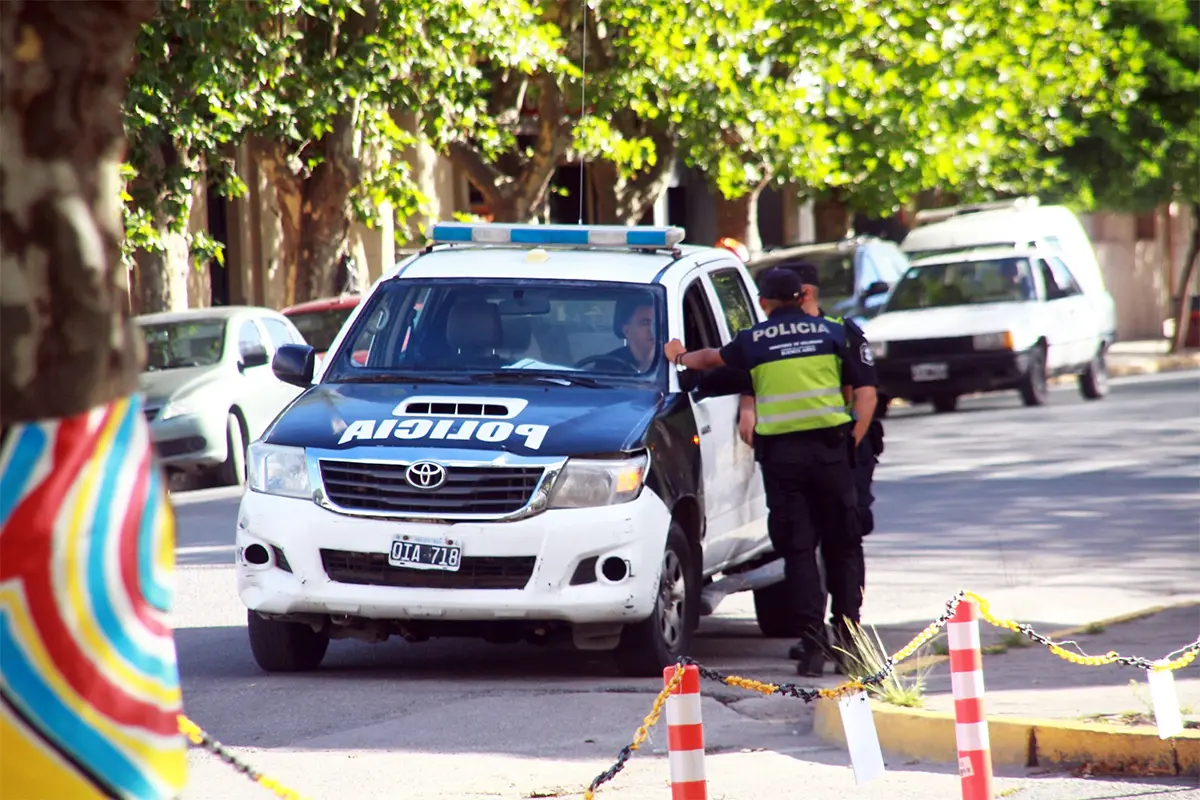 Violó el domicilio de su expareja y la sorprendió cuando descansaba