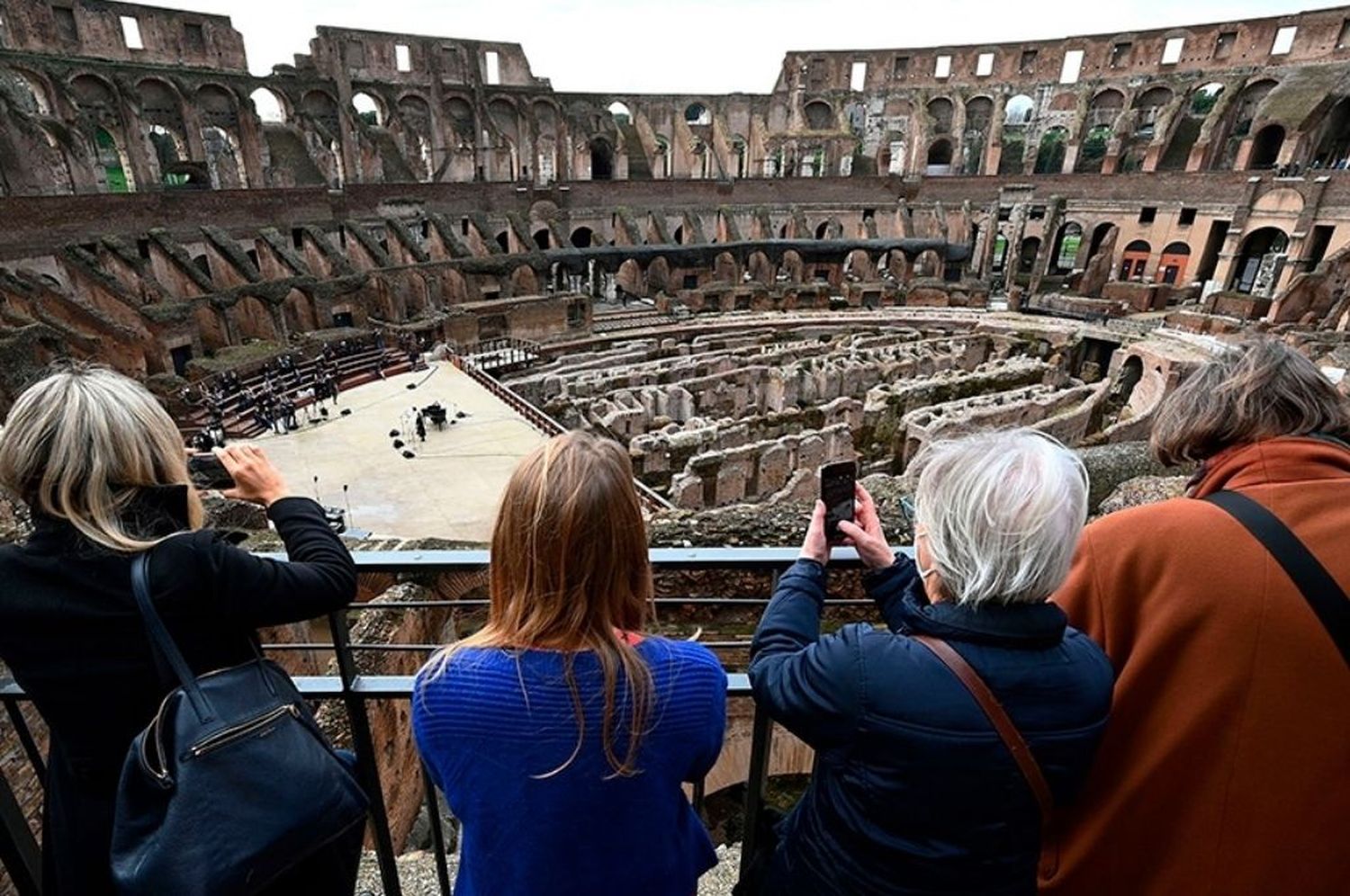 Italia: advierten una “bomba social” si el Gobierno levanta la prohibición de despidos