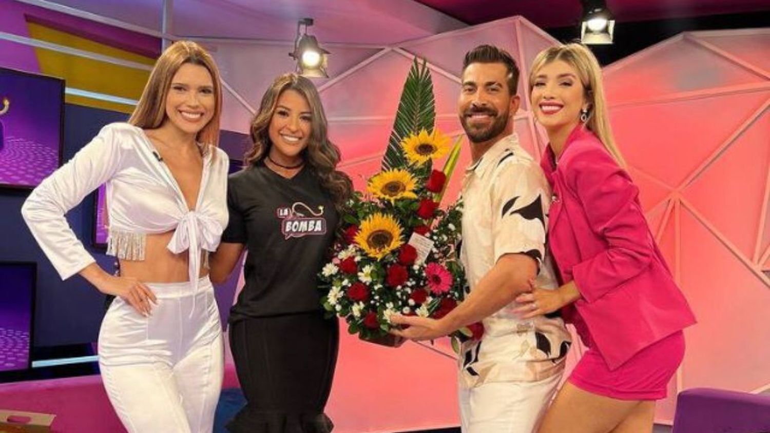 ¡CON BOMBOS Y PLATILLOS! Así fue el regreso de Kerly Ruiz a Venezuela (+Detalles)