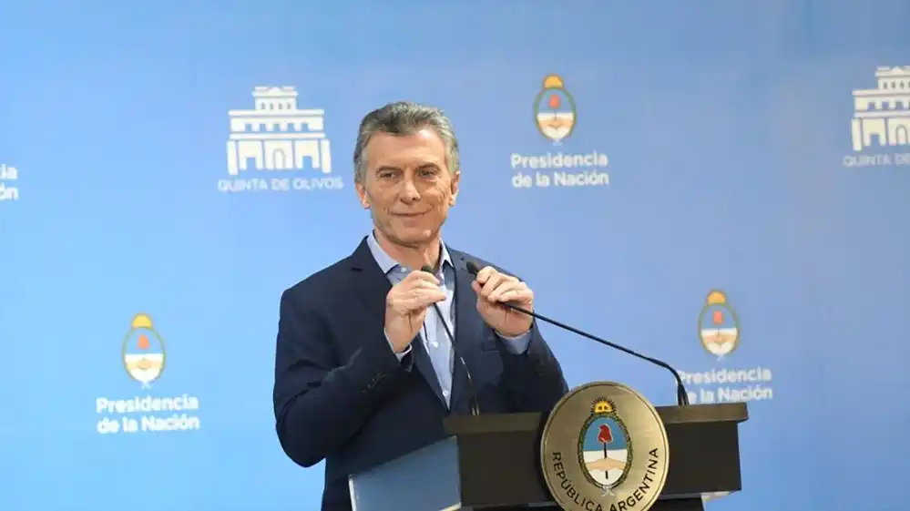 Para Macri fue "superada la turbulencia" del dólar y reconoció meta "demasiado" optimista de inflación
