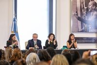 Alberto Fernández cuestionó a Macri, a dos años del aborto legal