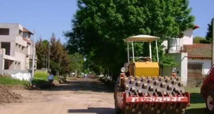 Avanza la pavimentación en los barrios