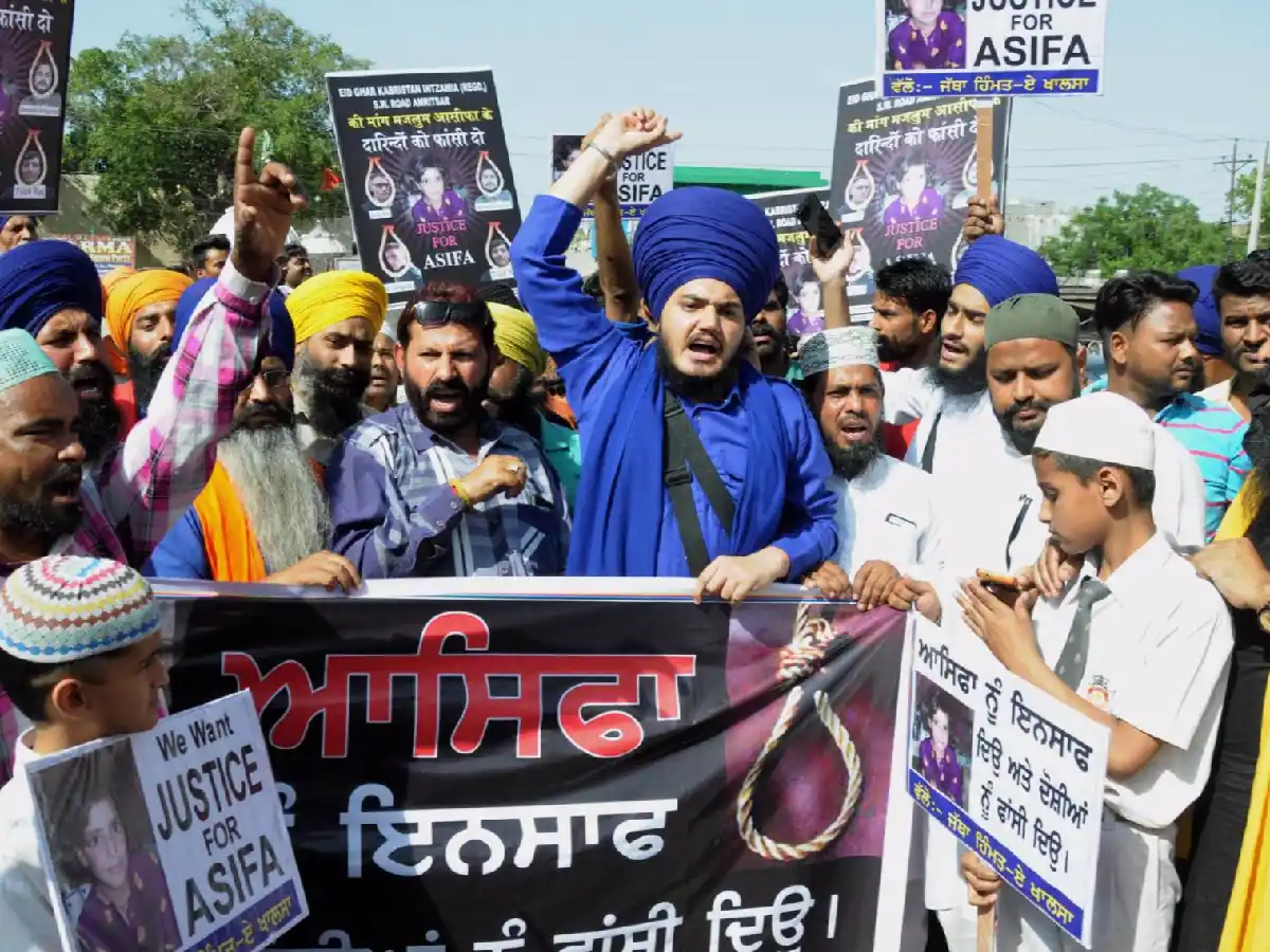 India instaura la pena de muerte para violadores de niños 