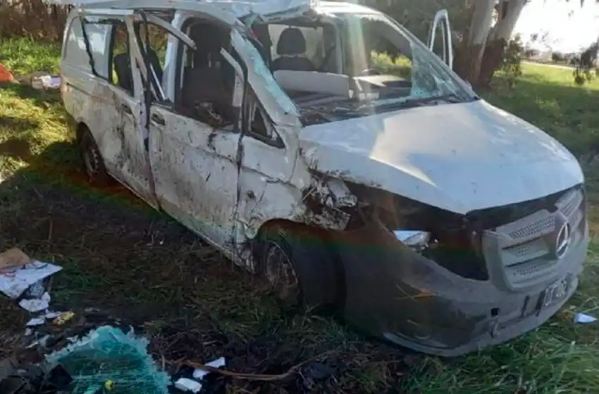 Vuelco fatal camino a Mar del Plata: dos muertos