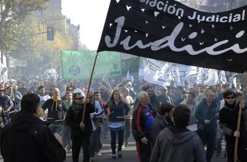 El próximo lunes habrá paro en los 20 departamentos judiciales de la provincia.