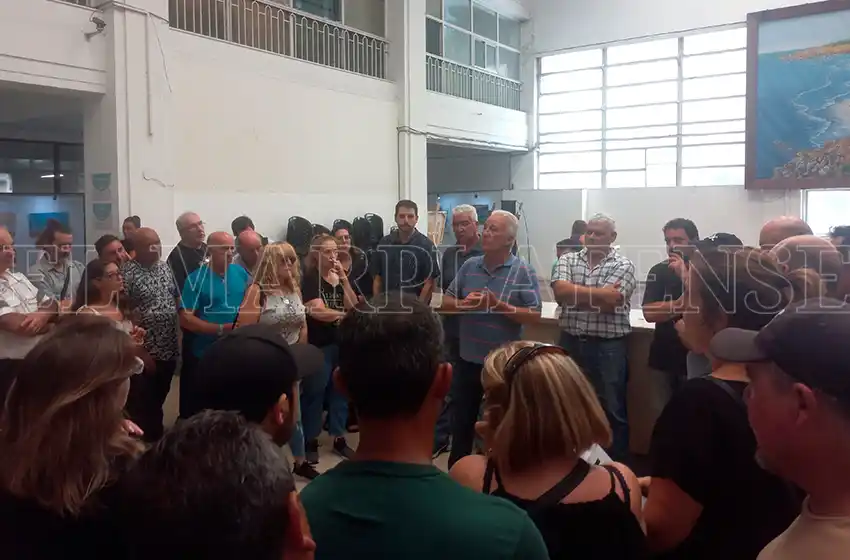 Municipales se declaran en estado de alerta.