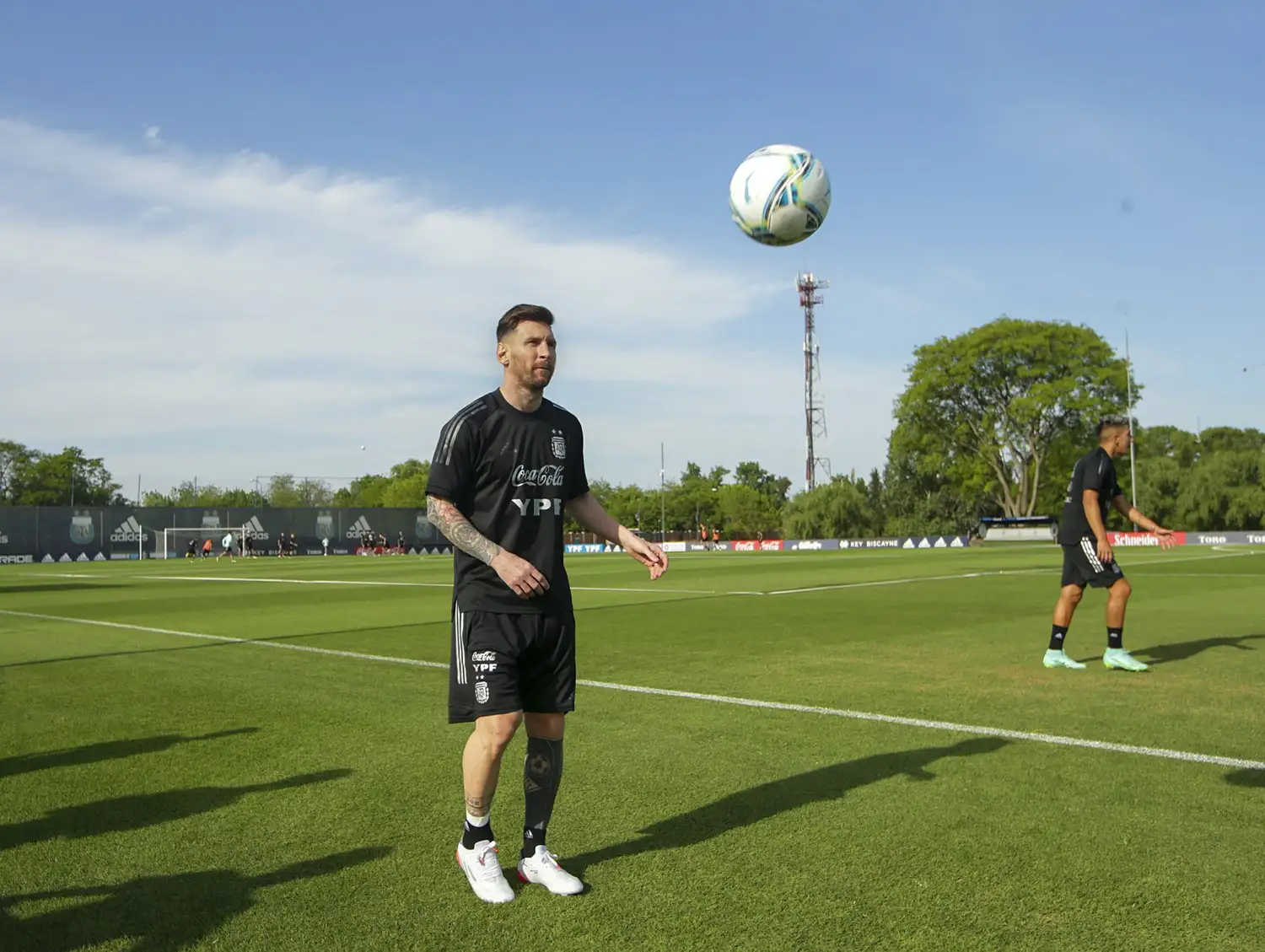 Messi se movió ayer en Ezeiza.