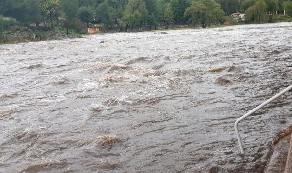 Importante crecida de ríos en Córdoba e inundaciones en Mendoza y La Pampa