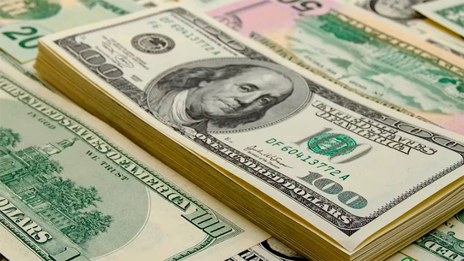 Suba del dólar: el Gobierno responsabilizó al Congreso