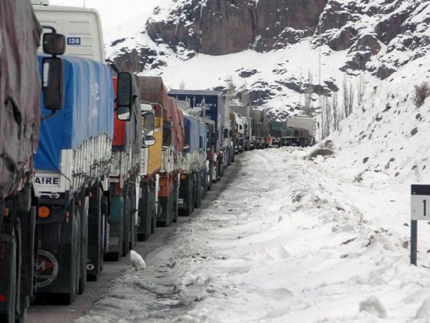 Cierran el Paso Cristo Redentor por nevadas en la Cordillera