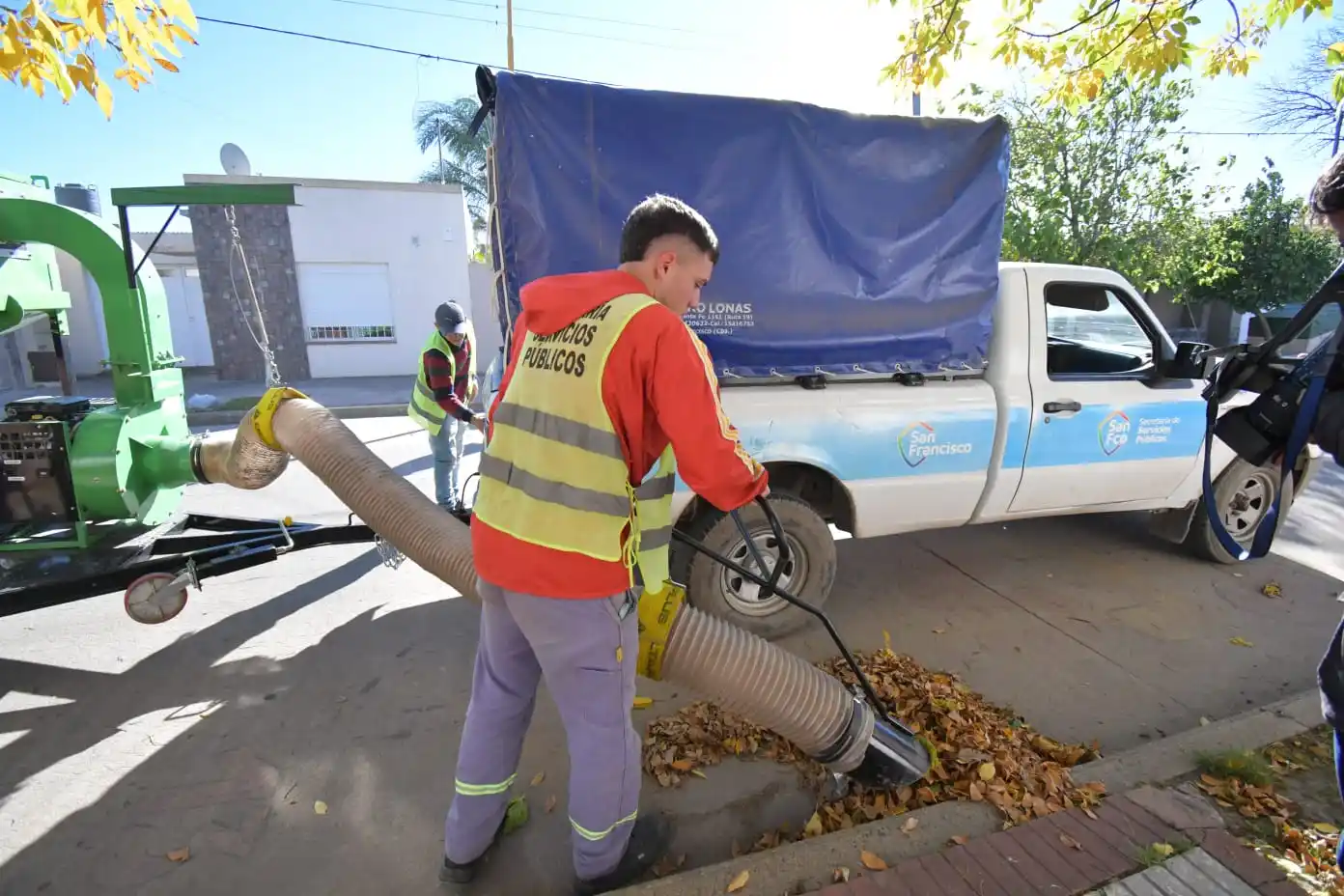Hojas que se transforman en compost: el municipio pone en marcha la campaña de recolección