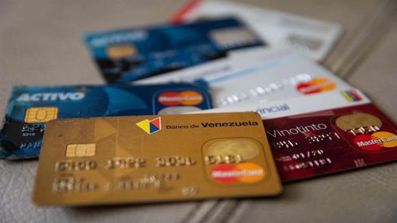 ALGUNA VEZ FUERON ÚTILES y ahora no sirven para nada: el destino de las tarjetas de crédito en Venezuela