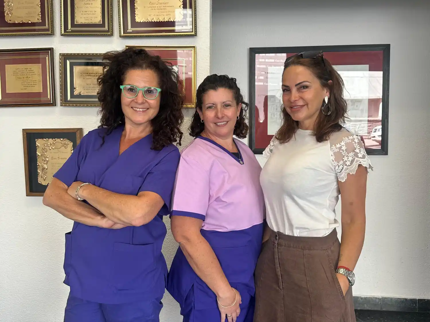 Oyhamburu y Andrómaco, festejando el trabajo en equipo por la salud de tu piel