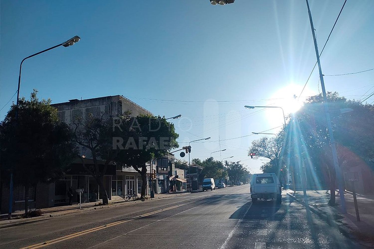 Viernes caluroso en la ciudad: ¿recibiremos el 2023 con lluvias?